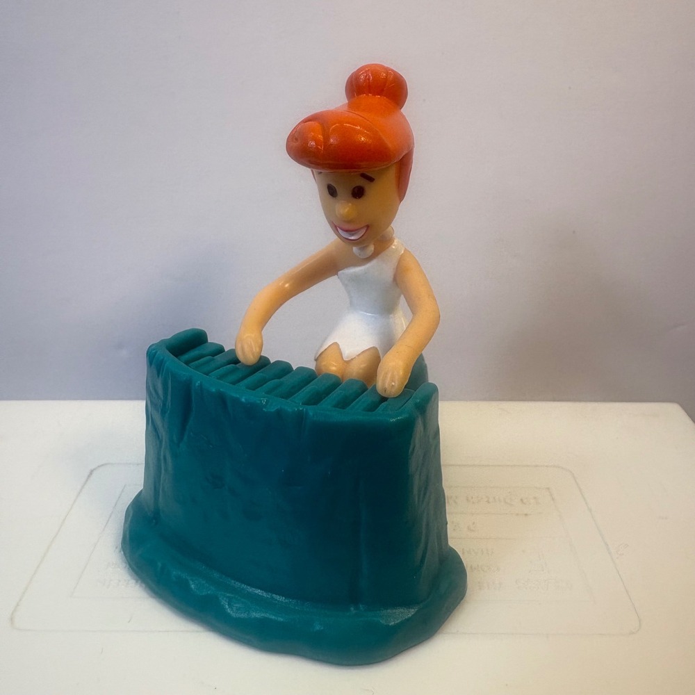 Vintage 1997 Hanna Barbera The Flintstones Wilma Plays Piano Figure Collectible